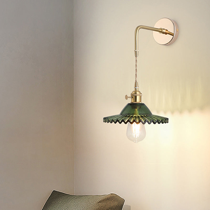 Schatten Glass Wall Lamp Vintage Single-Bulb Nightstand Wall-Mounted Lamp in Gold