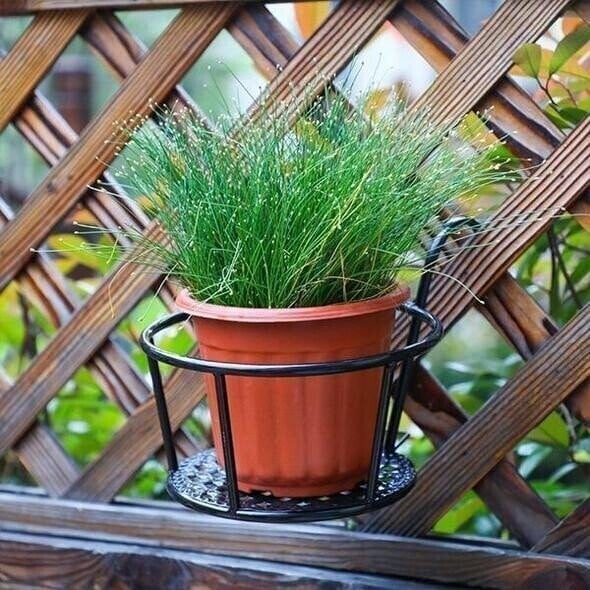 VerdaLift Plant Hanging Shelf — Finally rock-solid support for your balcony dreams