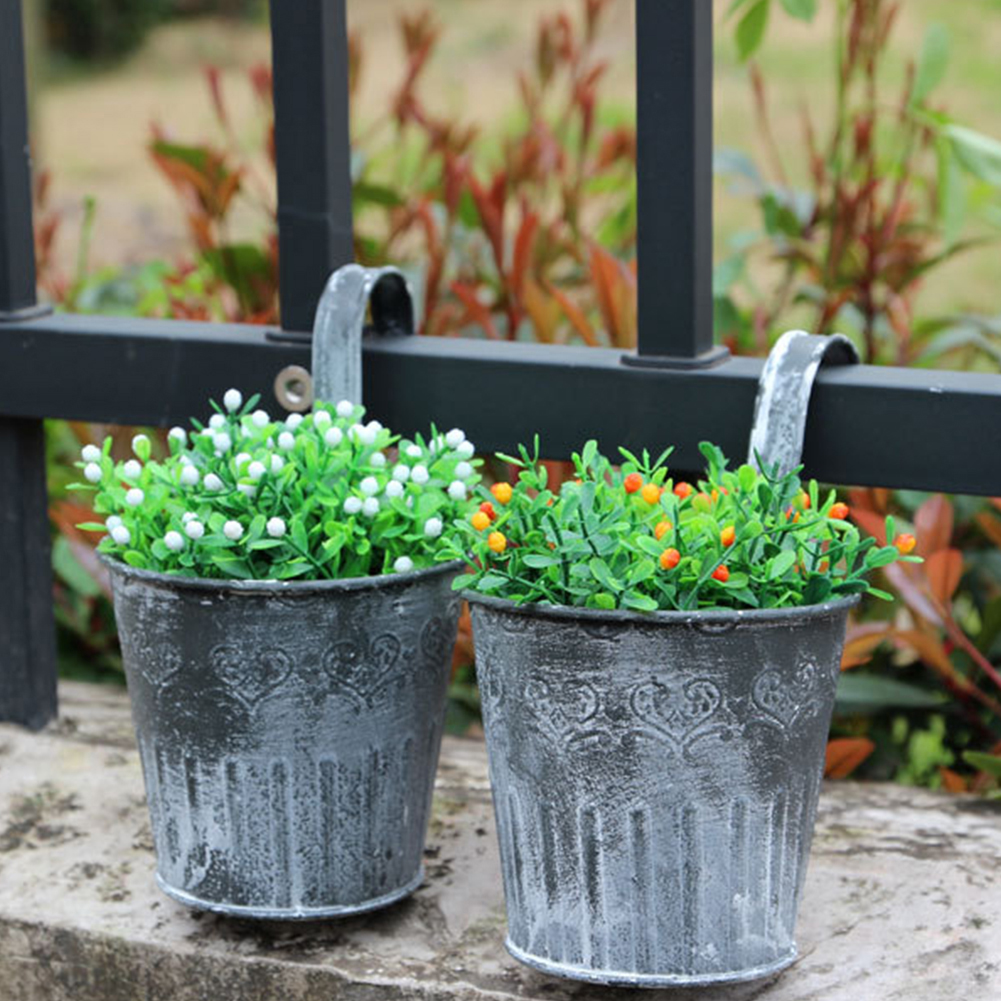 Hanging Metal Plant Pot in Vintage Design – Decorative Flower Pot for Indoor and Outdoor Use