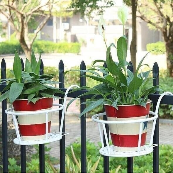 VerdaLift Plant Hanging Shelf — Finally rock-solid support for your balcony dreams