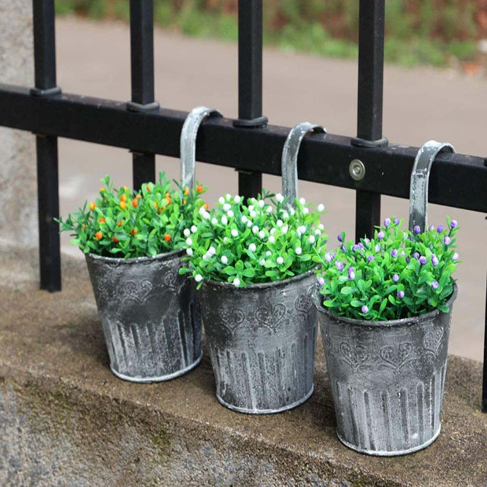 Hanging Metal Plant Pot in Vintage Design – Decorative Flower Pot for Indoor and Outdoor Use