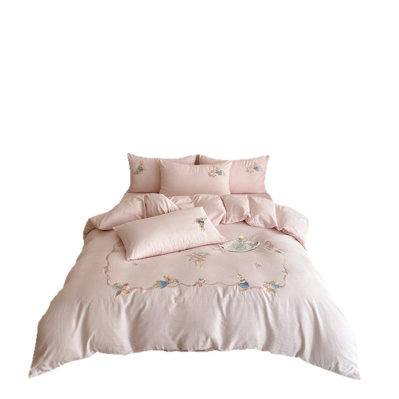 Embroidered cotton percale bed linen set with cute bear and cherry appliqués