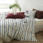 Bedding set made of cotton satin with embroidered cherry motifs