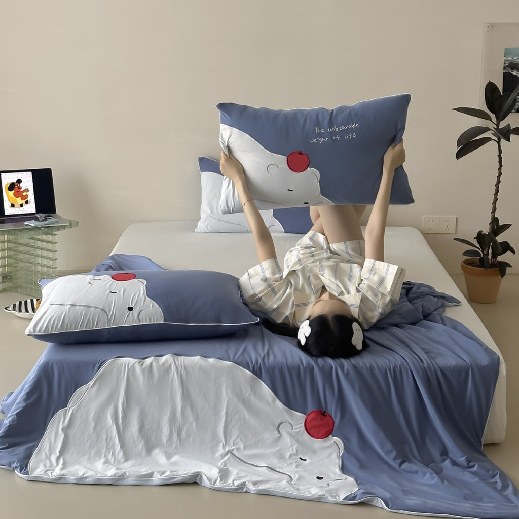 Cotton jersey bedding set with large dog appliqué