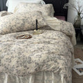 Quilted cotton quilt bedding set with vintage rose print and seersucker texture
