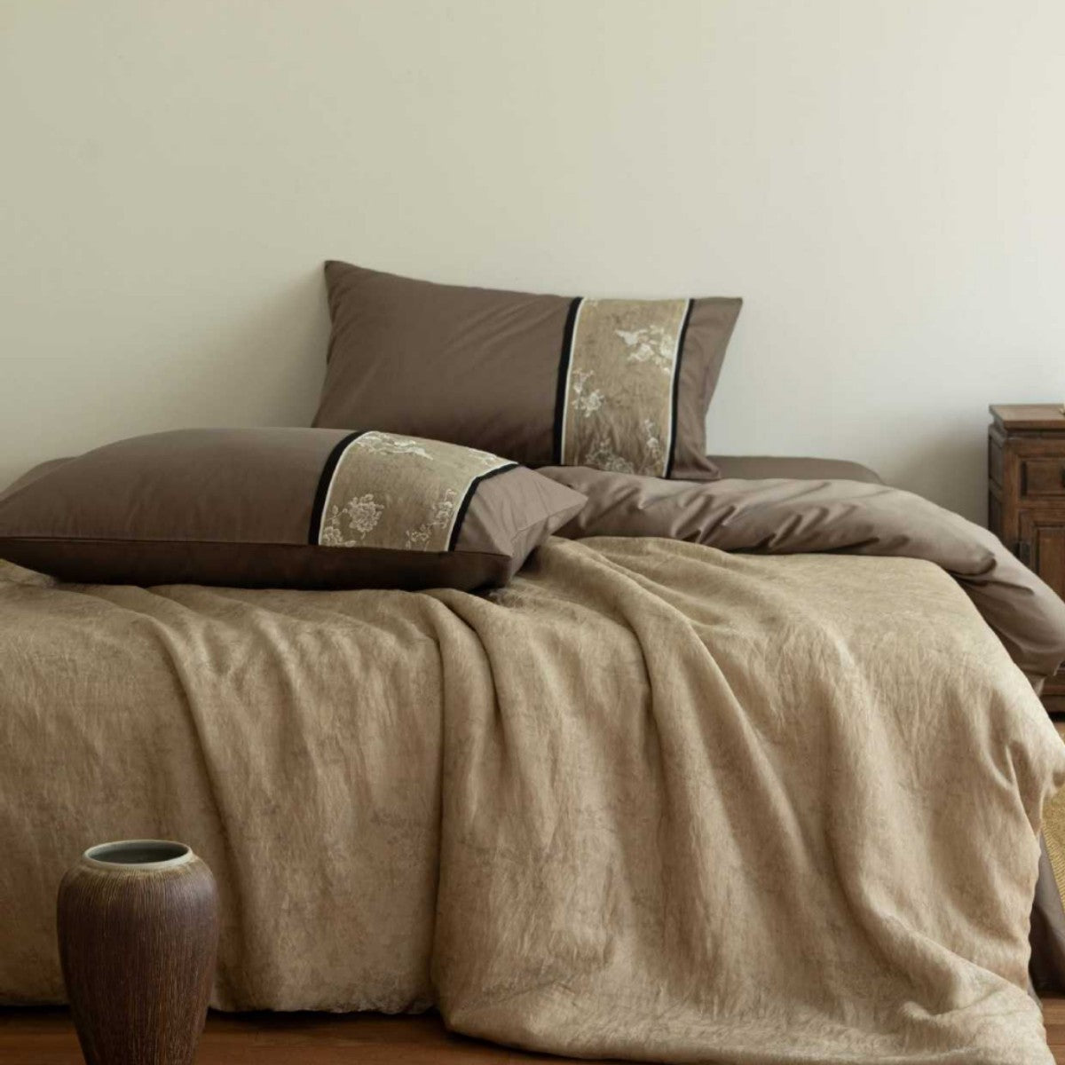Luxury linen bedding set with embroidered decorative stripe