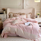 Bedding set made of cotton-linen with crochet lace trim, embroidered borders and ruffled edge