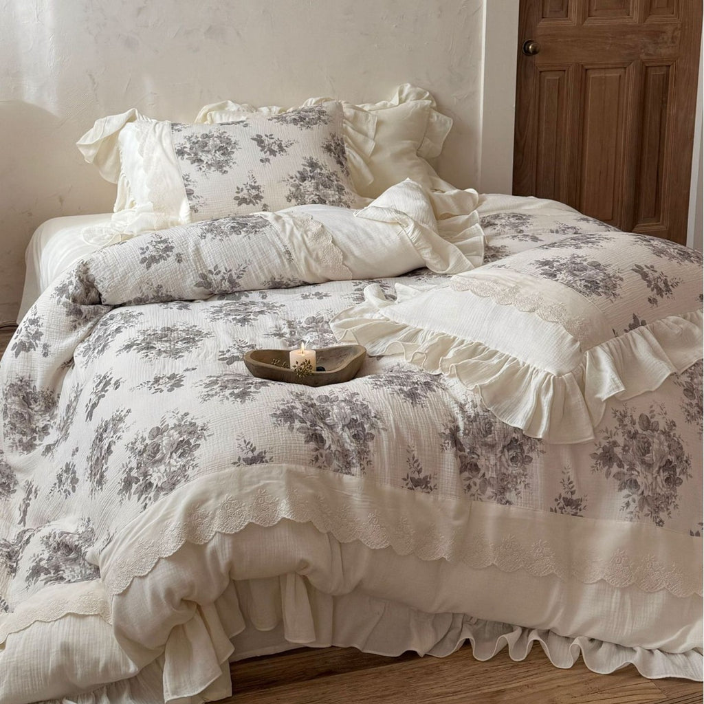 Cotton-linen bed linen set with ruffles and lace trim