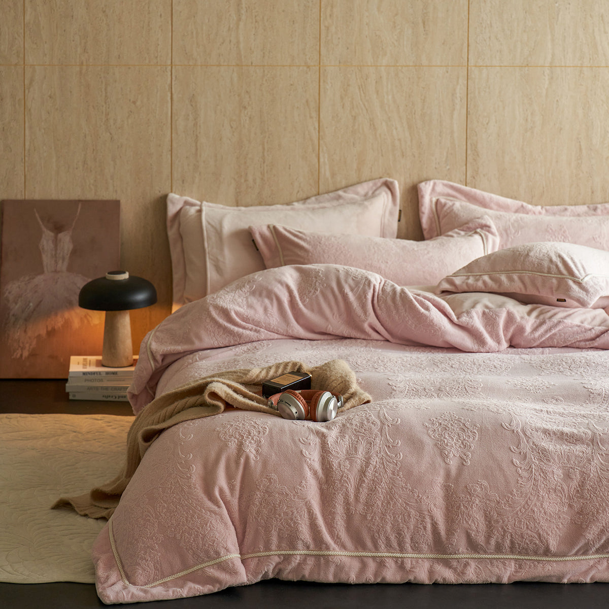 Textured Cotton Jacquard Bedding Set with Fine Cord Piping