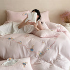 Embroidered cotton percale bed linen set with cute bear and cherry appliqués