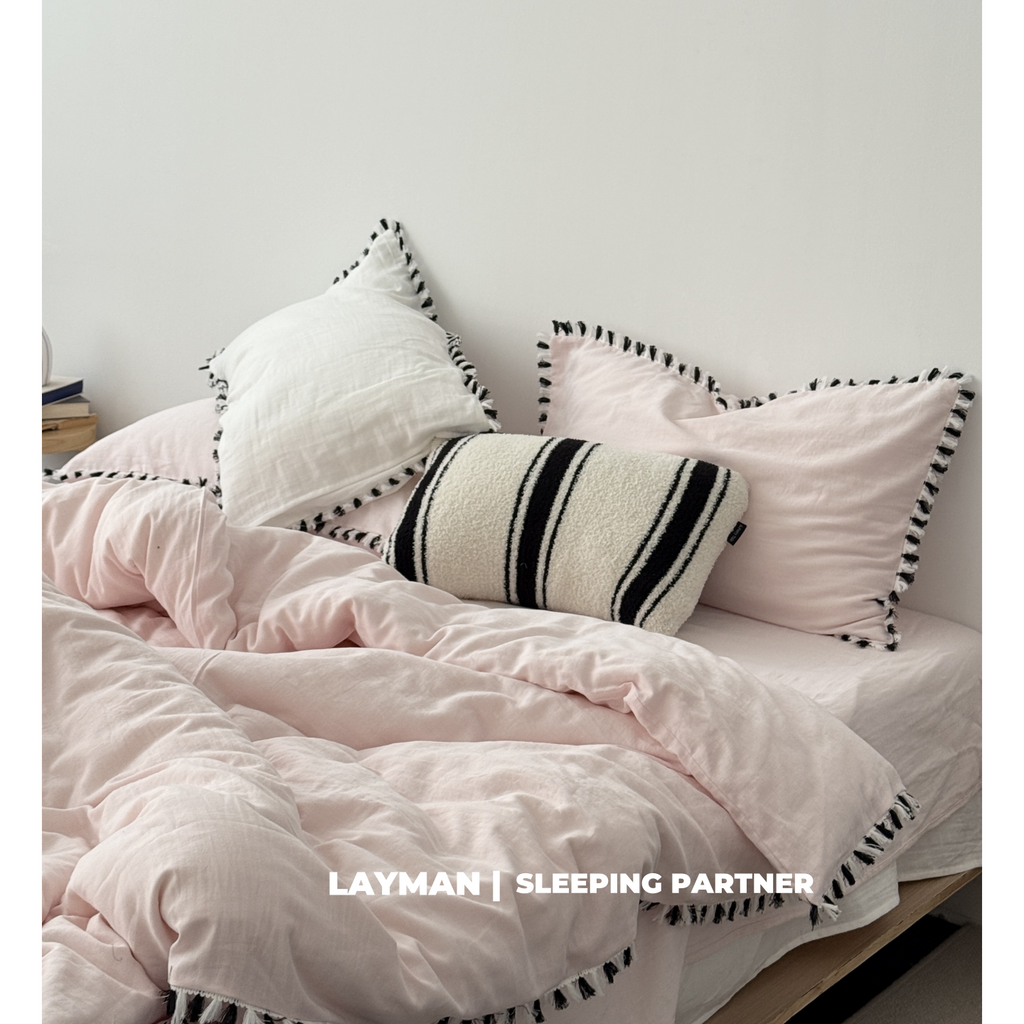 Natural cotton-linen duvet cover set with a crinkled linen look and floral tone-on-tone pattern