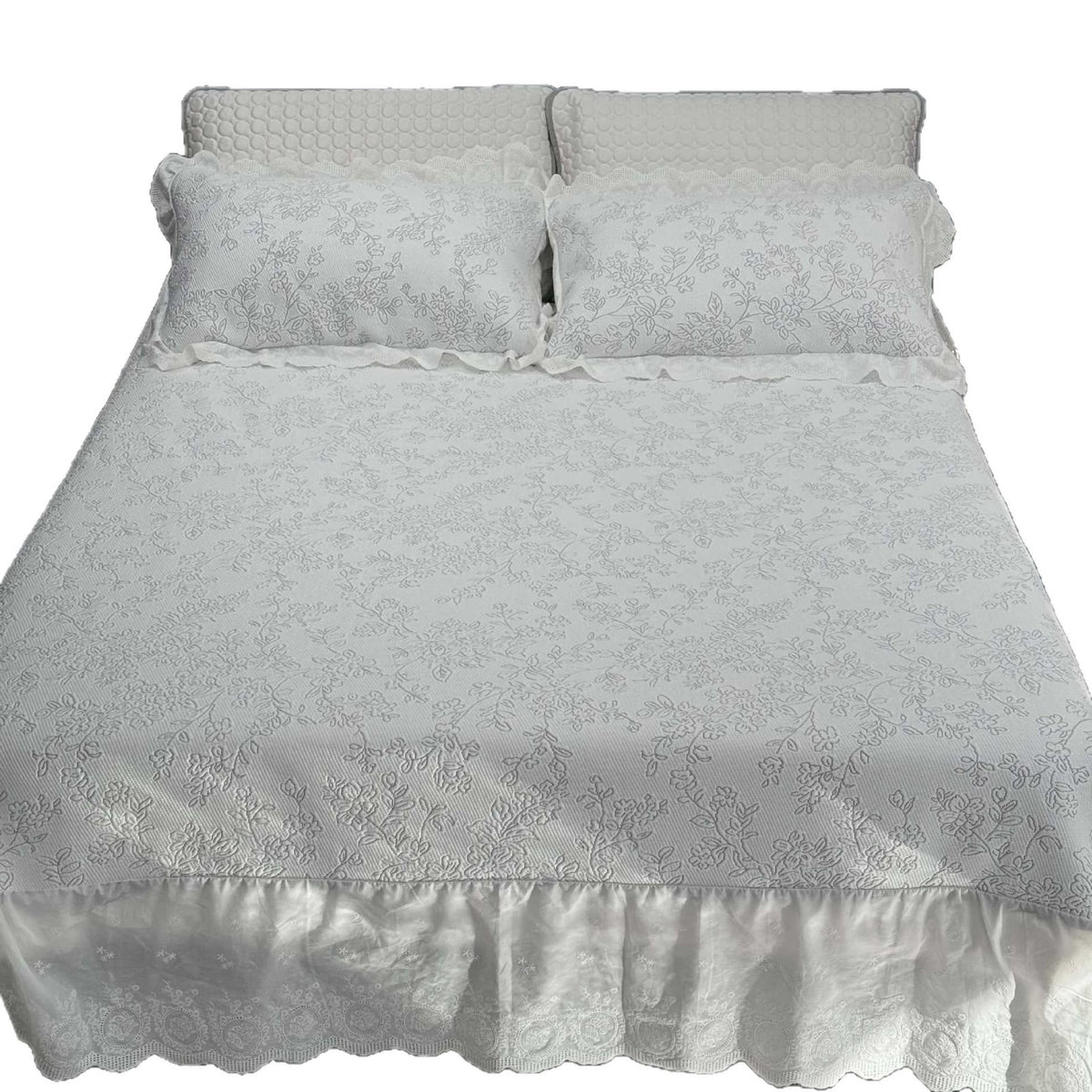 Quilted cotton bedspread set with honeycomb quilting, lace trim, and matching pillow covers