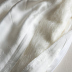 Luxurious silk comforter with fine jacquard embroidery
