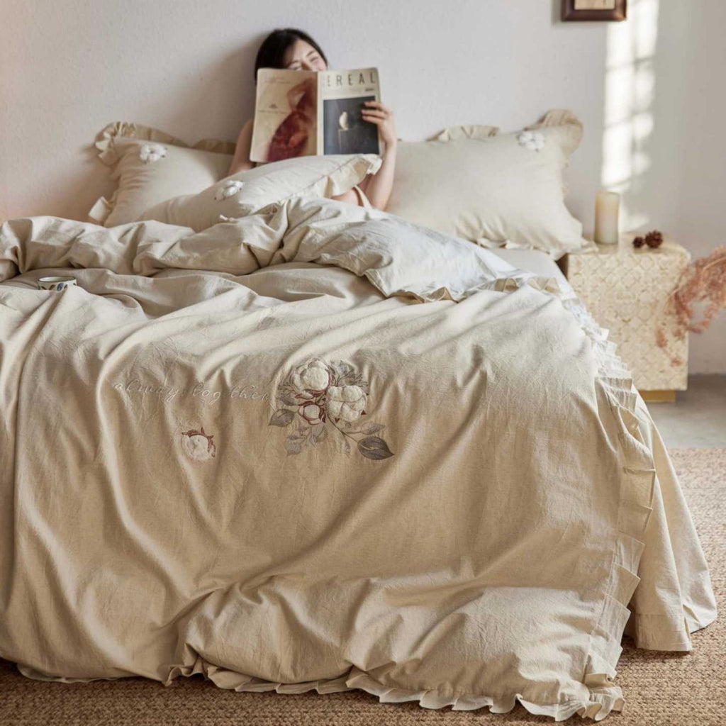 Cotton-Linen Duvet Cover Set with Ruffles and Embroidered Floral Design