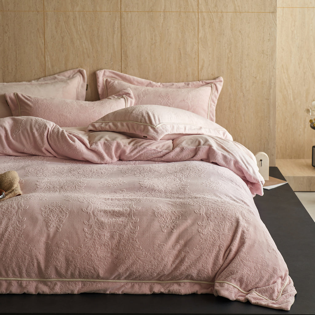 Textured Cotton Jacquard Bedding Set with Fine Cord Piping