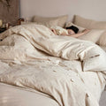 Cotton-linen bedding set with 3D flower embroidery and light quilt
