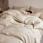 Cotton-linen bedding set with 3D flower embroidery and light quilt