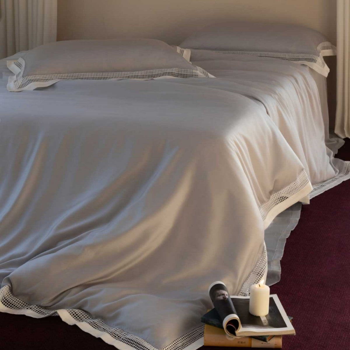 Luxurious bedding set made of cotton satin with lace border