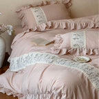 Romantic bedding set made of cotton-linen with ruffled frills and embroidered floral border