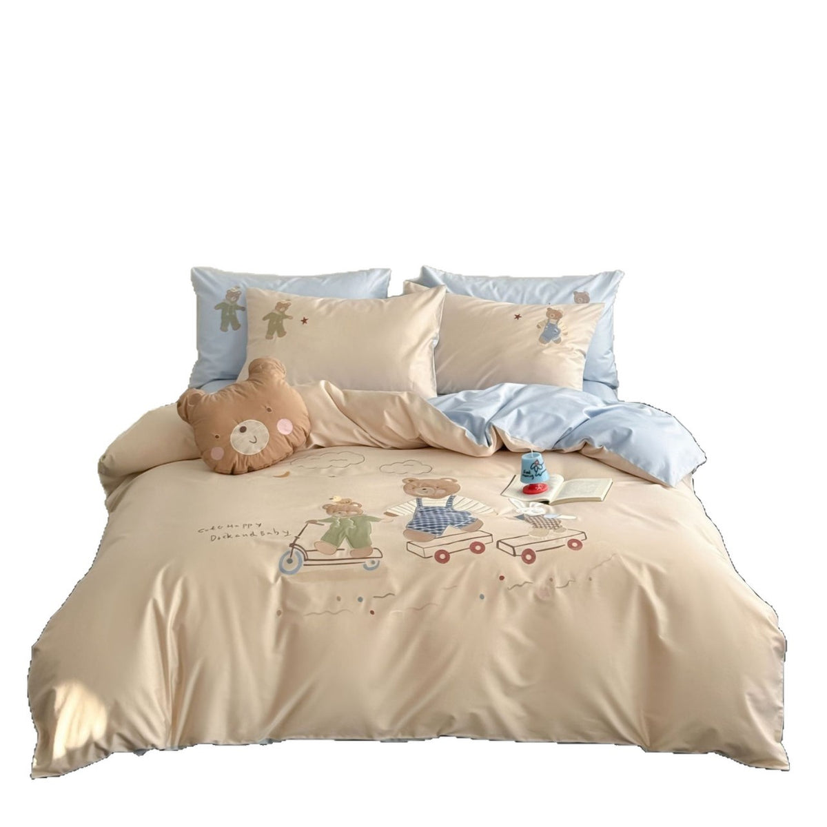 Children's bedding set with teddy bear print, reversible side & soft cotton satin