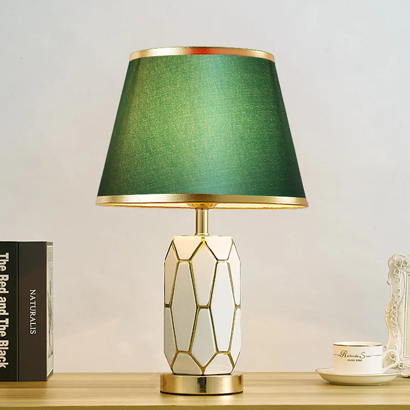 American ceramic table lamp - Simple modern bedroom bedside lamp for the living room, warm wedding space decorative lamp