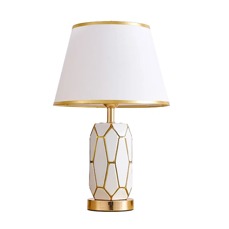American ceramic table lamp - Simple modern bedroom bedside lamp for the living room, warm wedding space decorative lamp