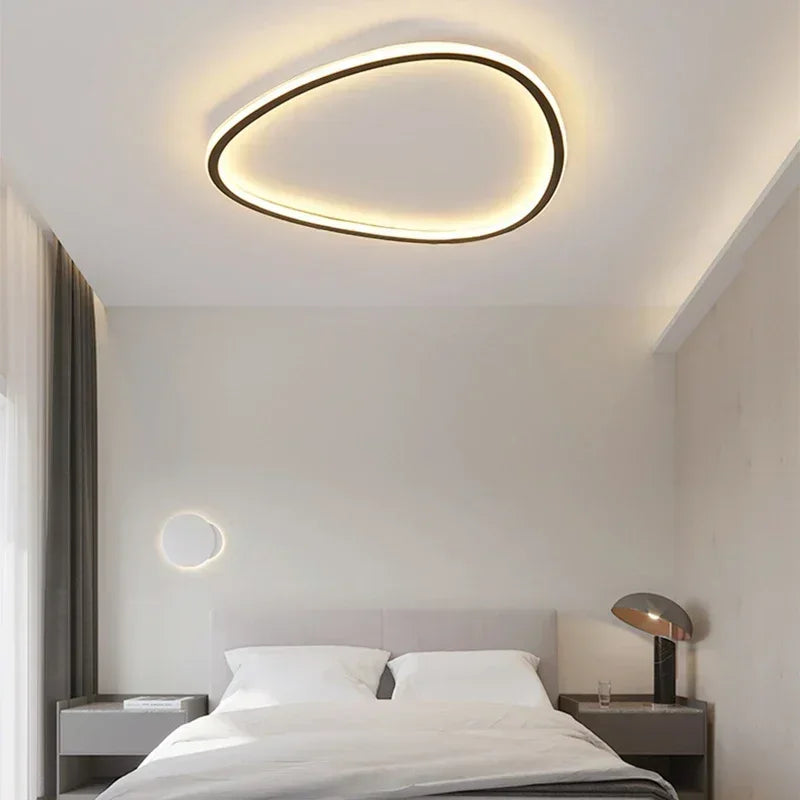 Modern LED ceiling light - Elegant oval shape for versatile indoor lighting