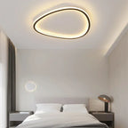 Modern LED ceiling light - Elegant oval shape for versatile indoor lighting