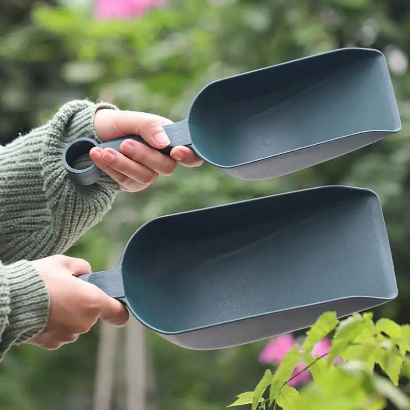 Plantiva Plastic Garden Trowel | Ergonomic Handle | Space-Saving & Lightweight | Available In 2 Sizes
