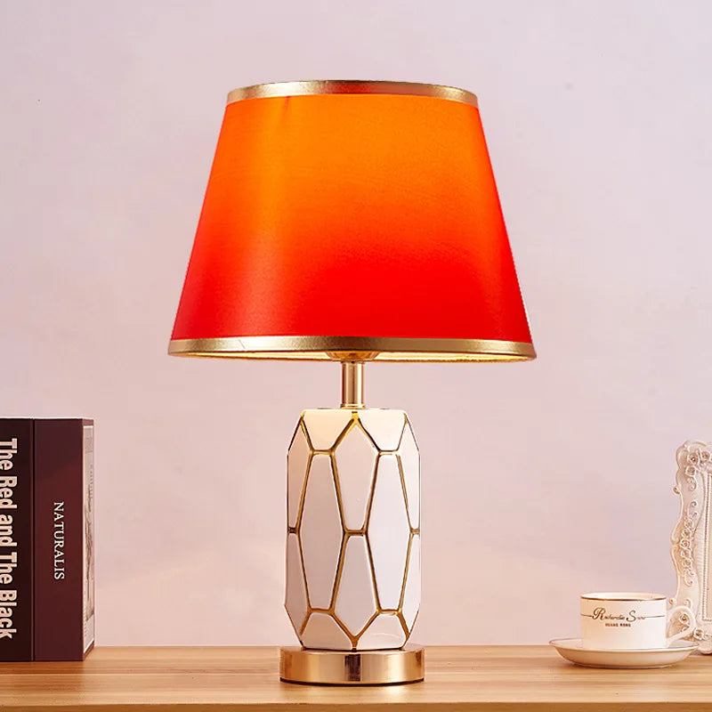 American ceramic table lamp - Simple modern bedroom bedside lamp for the living room, warm wedding space decorative lamp