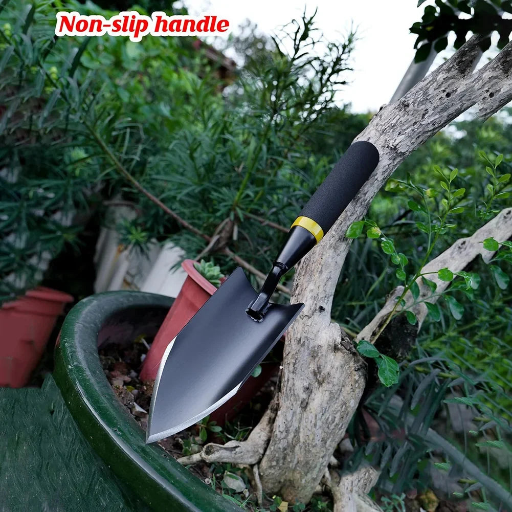 Terragrip Garden Spade | Extra Robust & Ergonomic | Seamlessly Welded | for Hard Soils & Roots